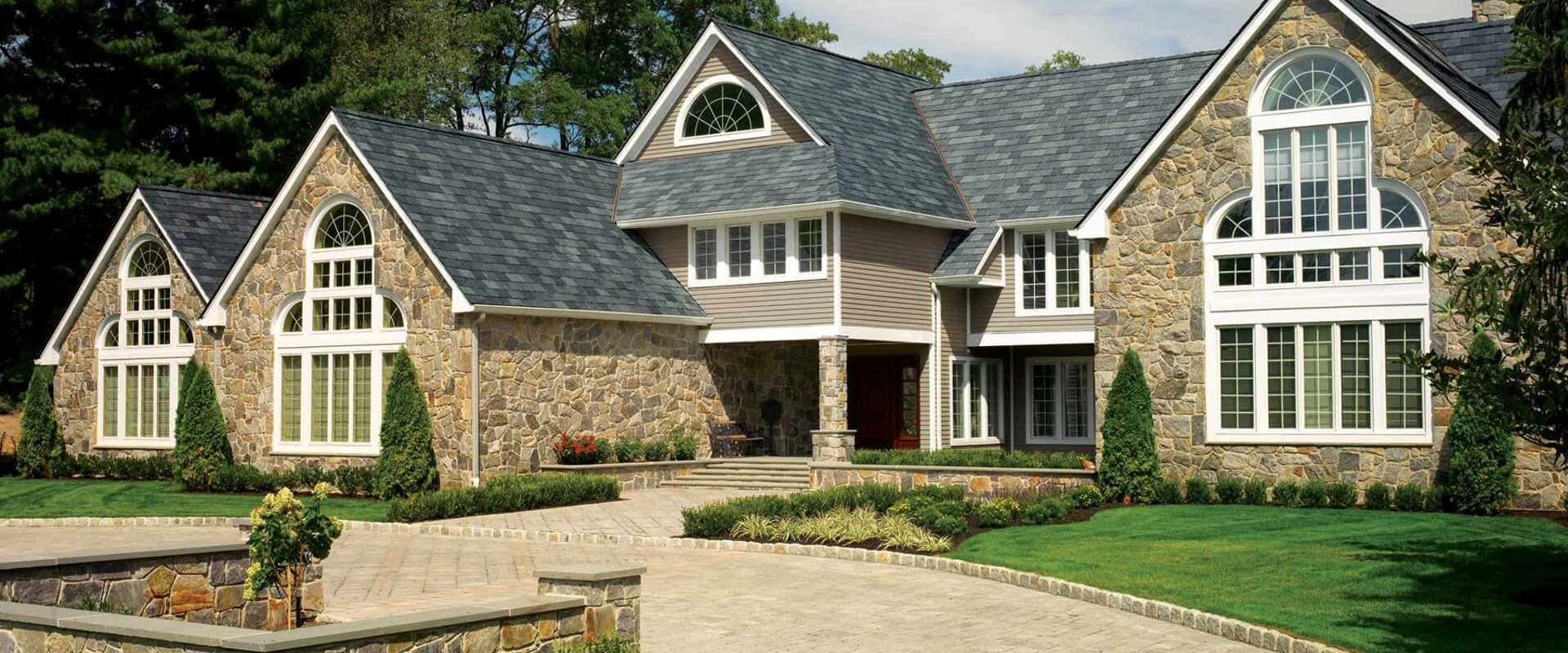 You are currently viewing The Ultimate Guide to Roofing Materials: Which One Is Right for You?