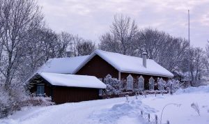 Read more about the article 4 Signs of Winter Storm Damage for Your Roof You Need to Know