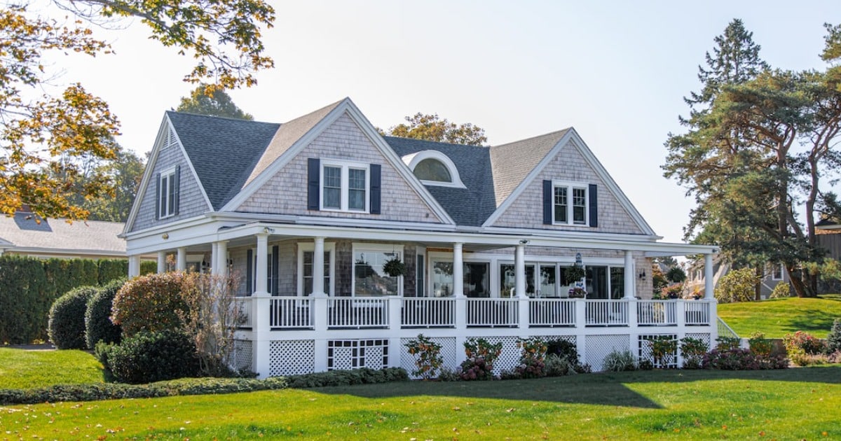 You are currently viewing Roofing Resilience in Extreme Weather Climates